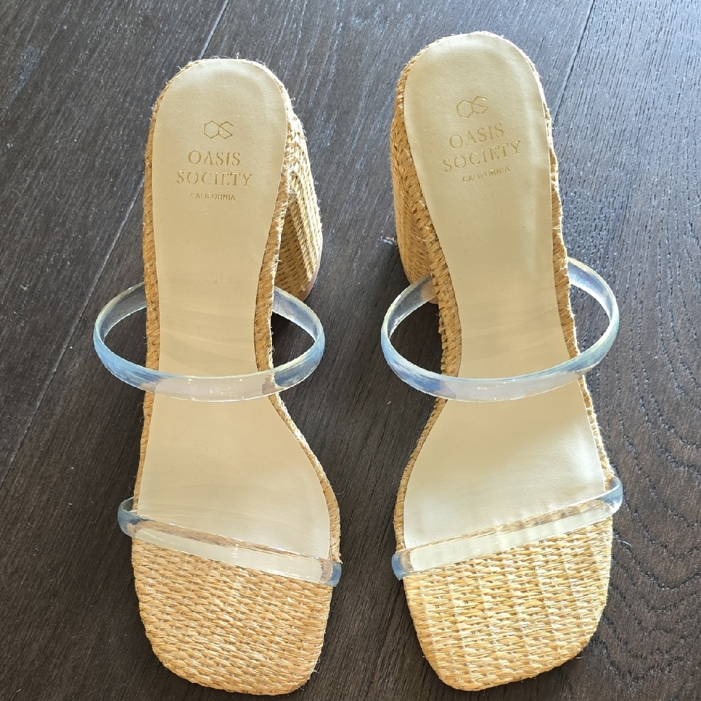 Oasis Society Women's Tan Woven Sandals